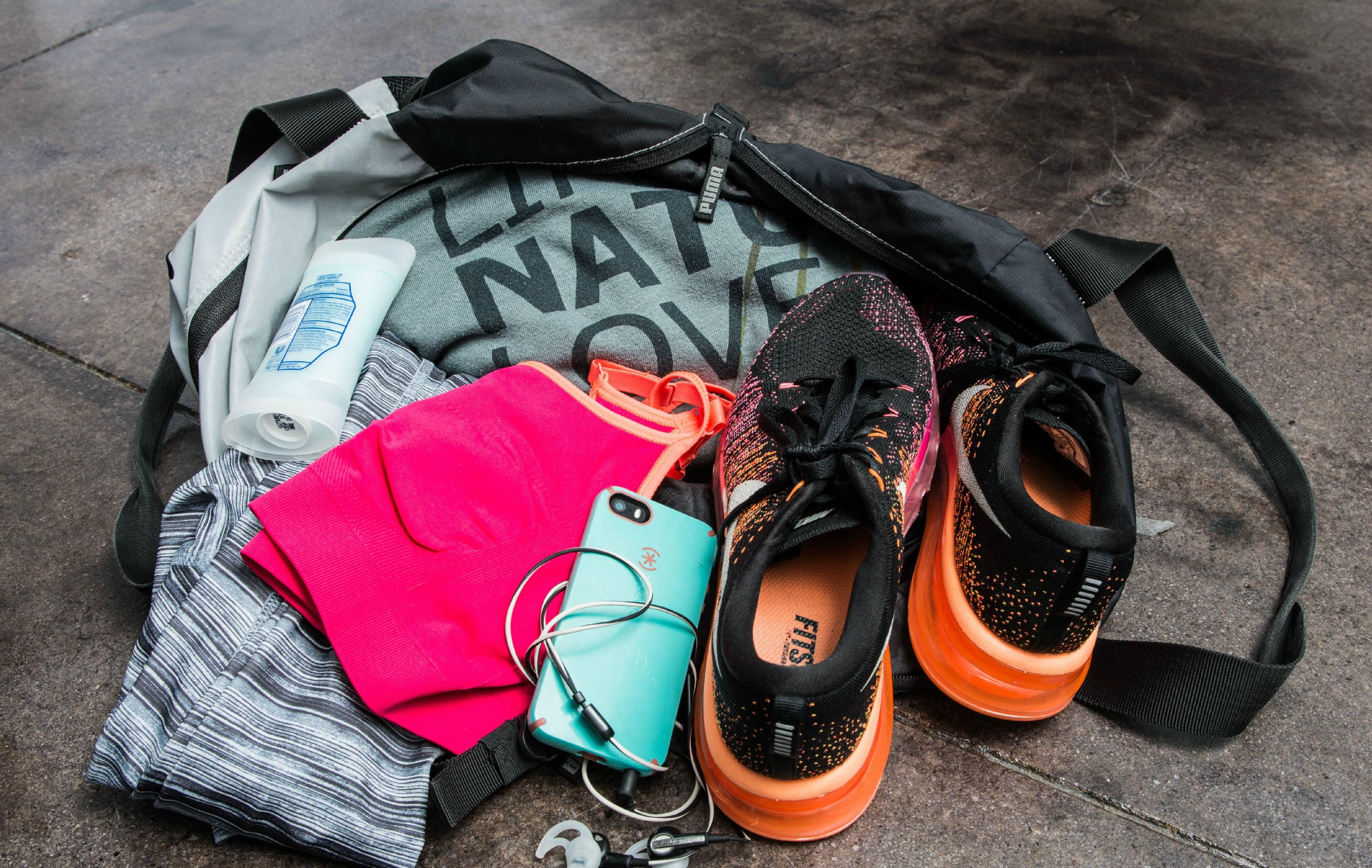 11 Things You Should Have in Your Gym Bag thumbnail